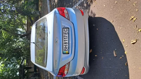 Hyundai Accent 2012