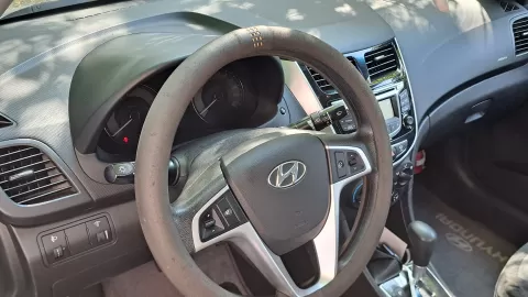 Hyundai Accent 2012