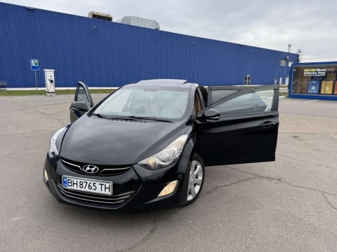 Hyundai Elantra 2012