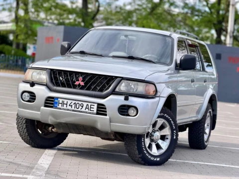 Mitsubishi Pajero 2000