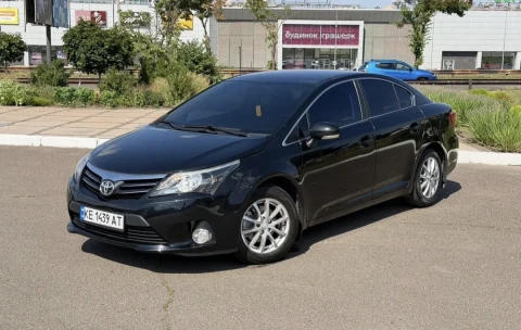 Toyota Avensis 2012