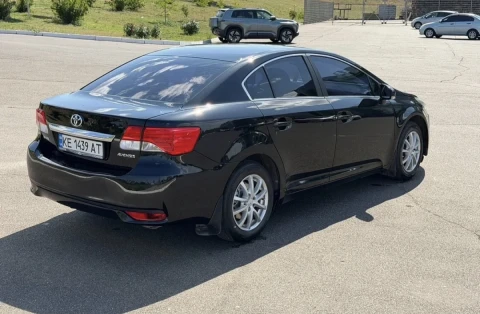 Toyota Avensis 2012