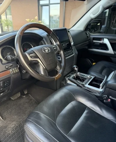 Toyota Land Cruiser 2019
