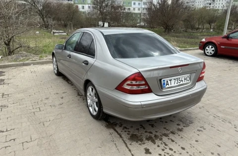 Mercedes-Benz C-Class 2004