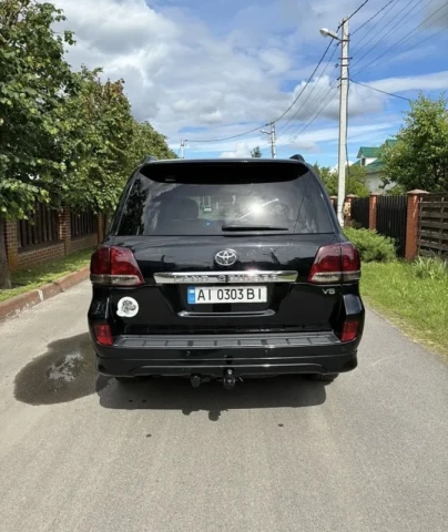 Toyota Land Cruiser 2011