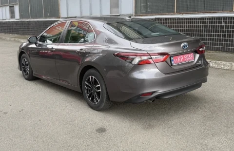 Toyota Camry 2021