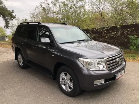 Toyota Land Cruiser 2011