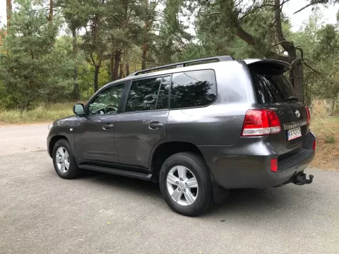 Toyota Land Cruiser 2011