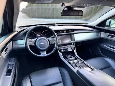 Jaguar XF 2015