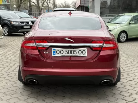 Jaguar XF 2012