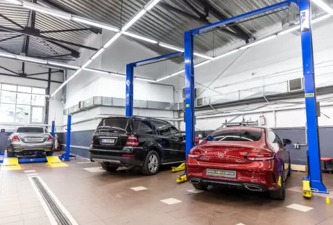 Royal World Service 372