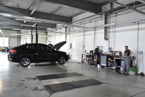 Ария Моторс BMW 17