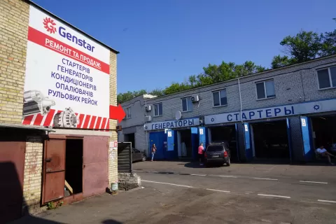 Genstar Позняки