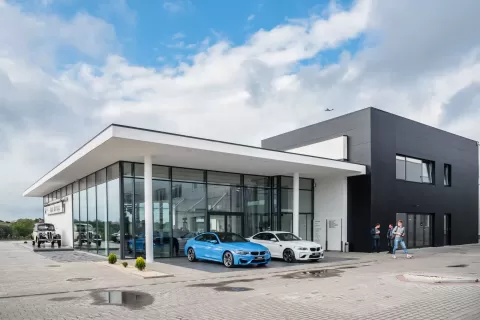 Арія Моторс BMW