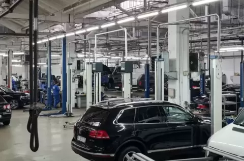 Автодім Атлант Вацлава Гавела 30