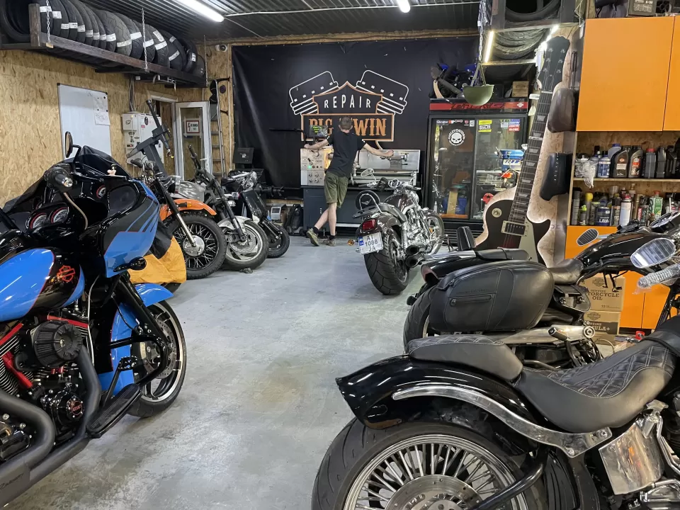 Big Twin repair garage 707