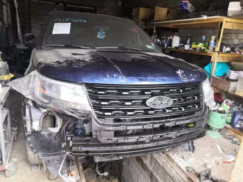 Автомобіль Людина 142