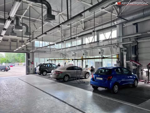 АВТО-МЕТРОПОЛІС 1642