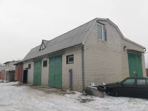 Універсальний гараж