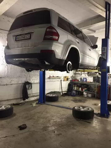 Автомобиль 889