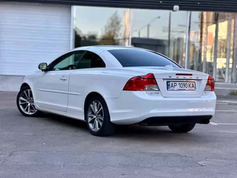 Volvo C70 2010
