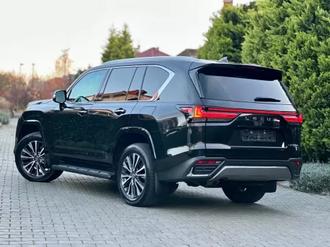 Lexus LX 2023