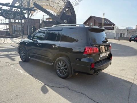 Lexus LX 2010