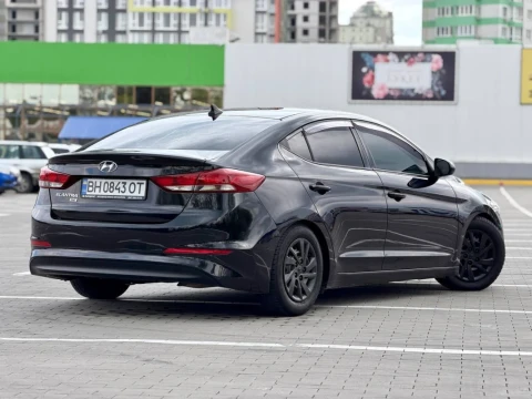 Hyundai Elantra 2017