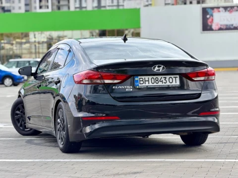 Hyundai Elantra 2017