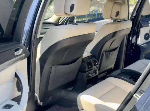 BMW X6 2011