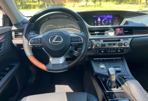 Lexus ES 2018