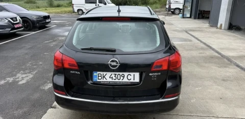 Opel Astra 2013