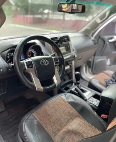 Toyota Land Cruiser Prado 2013