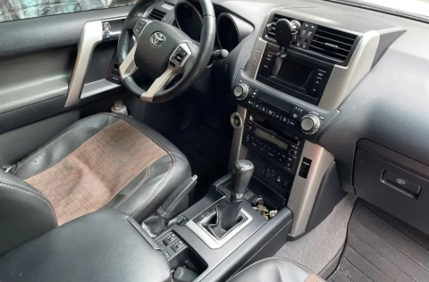 Toyota Land Cruiser Prado 2013