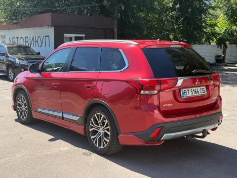Mitsubishi Outlander 2016