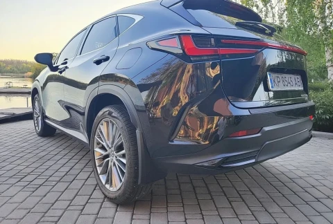 Lexus NX 2023