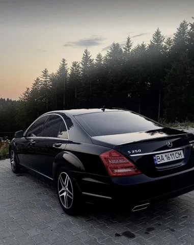 Mercedes-Benz S-Class 2011