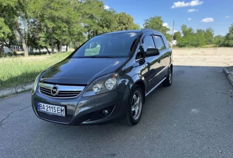 Opel Zafira 2011
