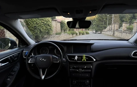 Infiniti QX30 2016