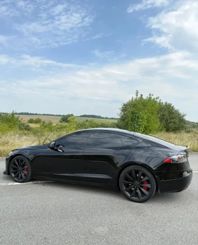 Tesla Model S 2020