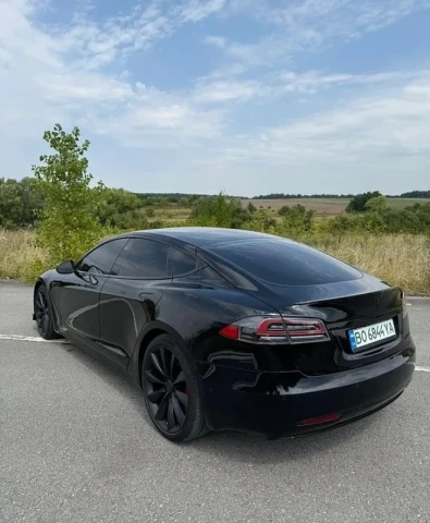 Tesla Model S 2020