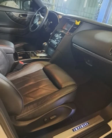 Infiniti QX70 2015