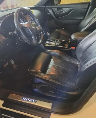Infiniti QX70 2015