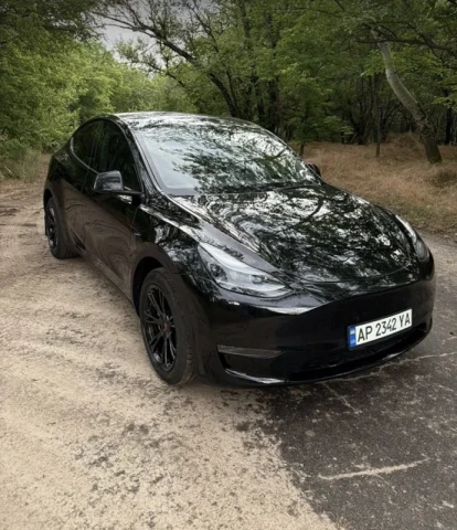 Tesla Model Y 2024 2024