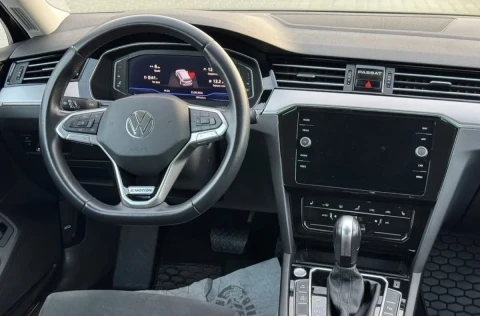Volkswagen Passat 2022