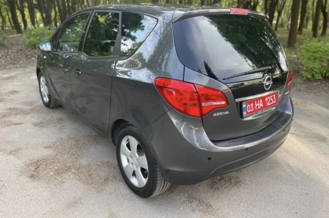 Opel Meriva 2011