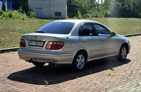 Nissan Sunny 2002