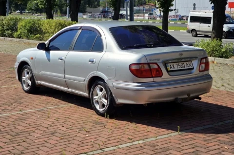 Nissan Sunny 2002