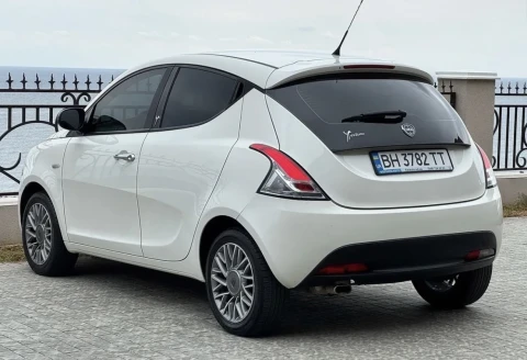 Lancia Ypsilon 2013