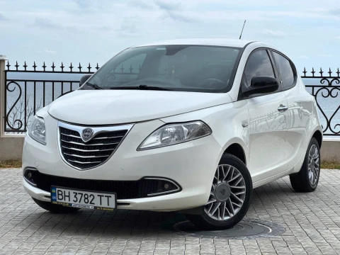 Lancia Ypsilon 2013